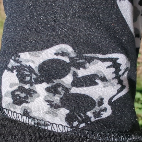 Gauntlet fingerless mitts skull print - Picture 2 of 3